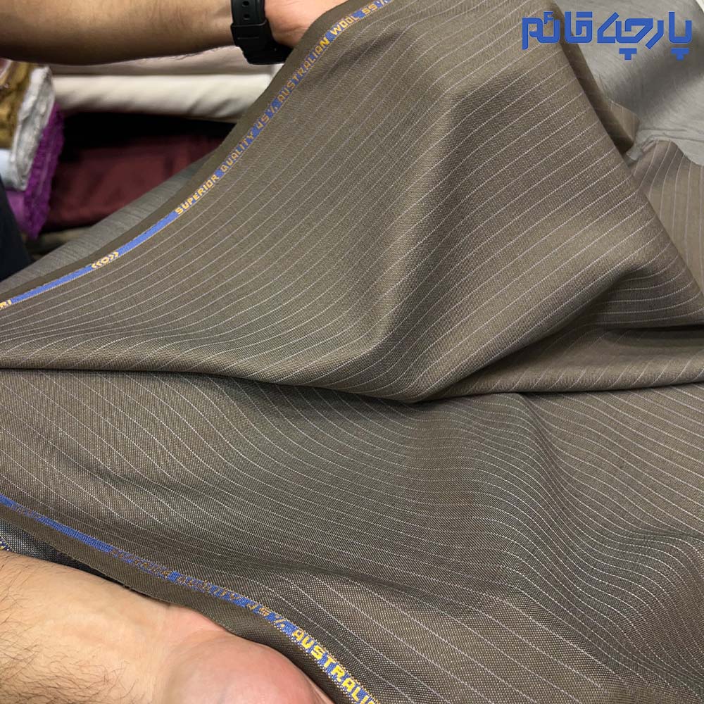 تنوع طرح و رنگ همراه با کیفیت بالا برای دوخت کت و شلوار و لباس های خاص زنانه و مردانه فقط و فقط با پارچه های فاستونی پارچه قائم امکان پذیر است.