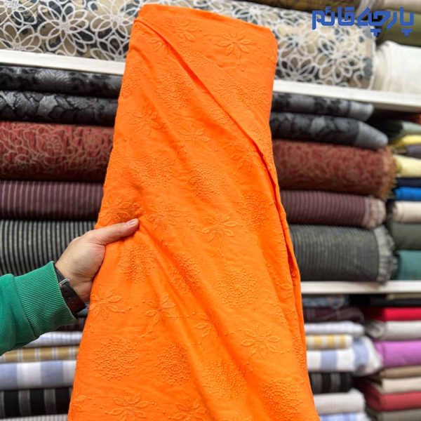 آیا به دنبال پارچه‌ای وال خامه دوزی مناسب برای دوخت پیراهن، مانتو، بلوز، دامن، و شومیز هستید؟