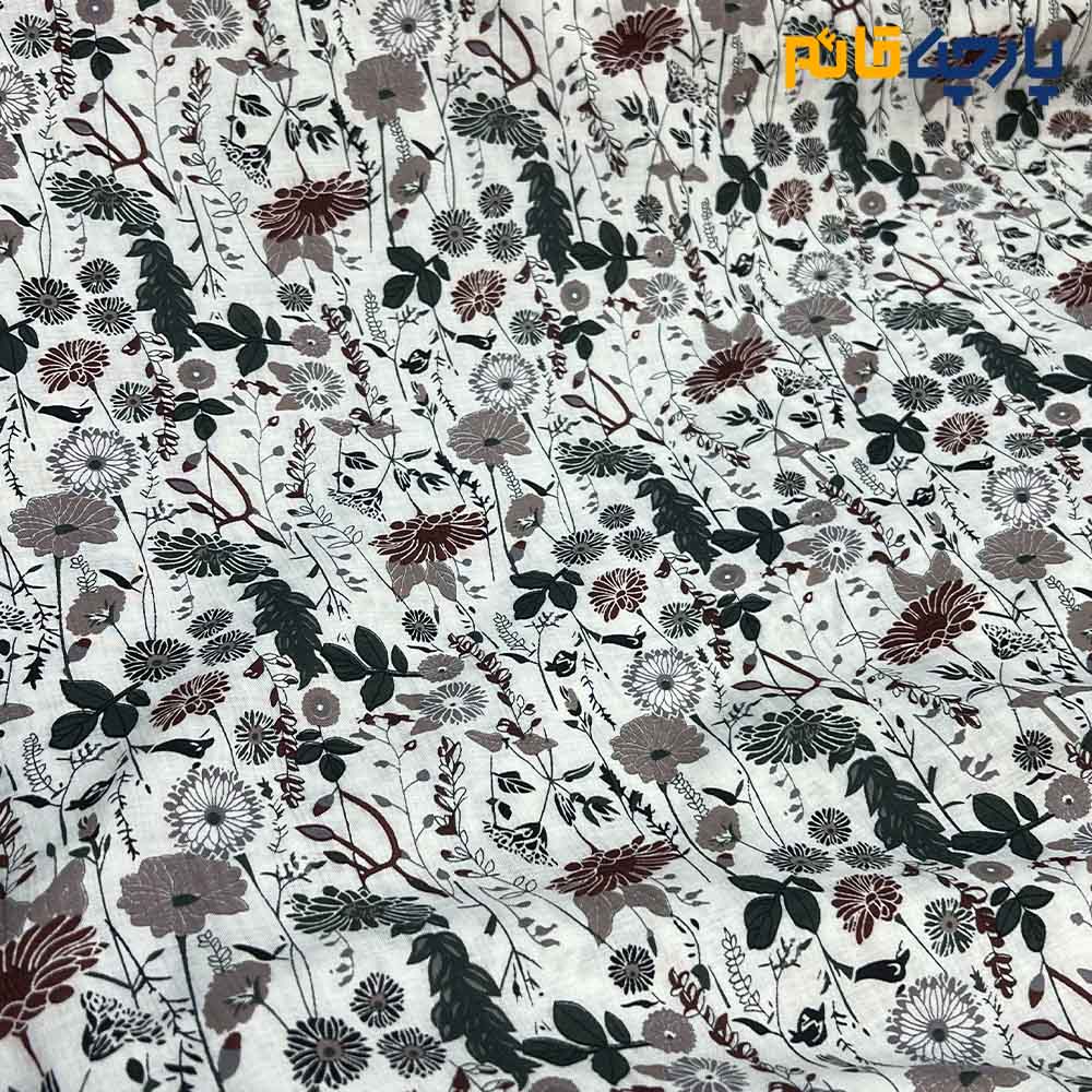 پارچه بهاره و تابستانه وال طرحدار کره خاص زمینه سفید گل ریز خطی
