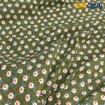پارچه بهاره و تابستانه وال طرحدار کره زمینه زیتونی گل هفت پر سفید و آبی .