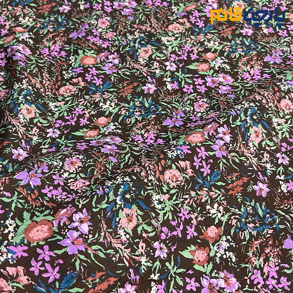 پارچه بهاره و تابستانه وال طرحدار کره زمینه قهوه ای سوخته گل ریز رنگی رنگی