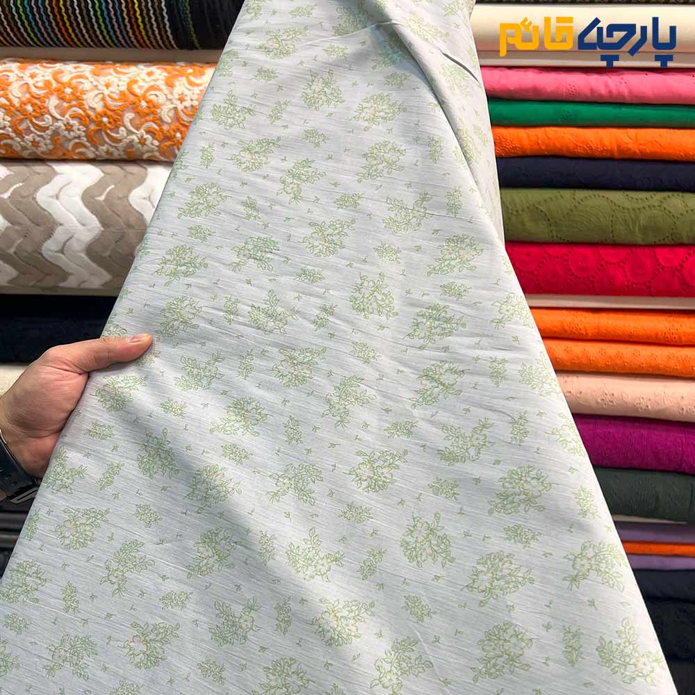 زمینه رنگ آبی طوسی روشن با طرح گل و شاخه رنگ سبز آووکادویی2