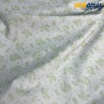 زمینه رنگ آبی طوسی روشن با طرح گل و شاخه رنگ سبز آووکادویی2