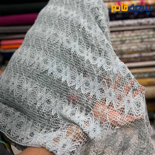 پارچه مجلسی دانتل ایتالیایی رنگ سبز آبی روشن خاص طرح خطی و زیگزال متوسط