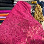 پارچه مجلسی تور کتان زمینه تور ظریف طرح برجسته رنگ مشکی و سفید