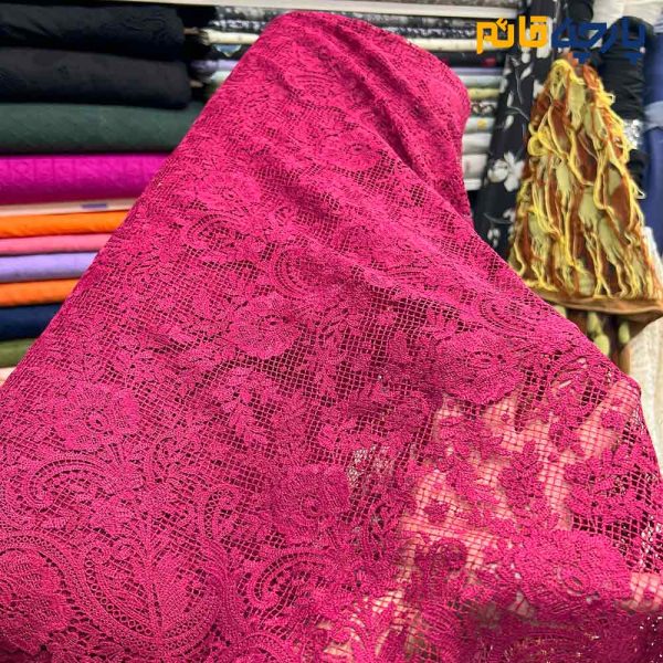 پارچه مجلسی تور کتان زمینه تور ظریف طرح برجسته رنگ مشکی و سفید
