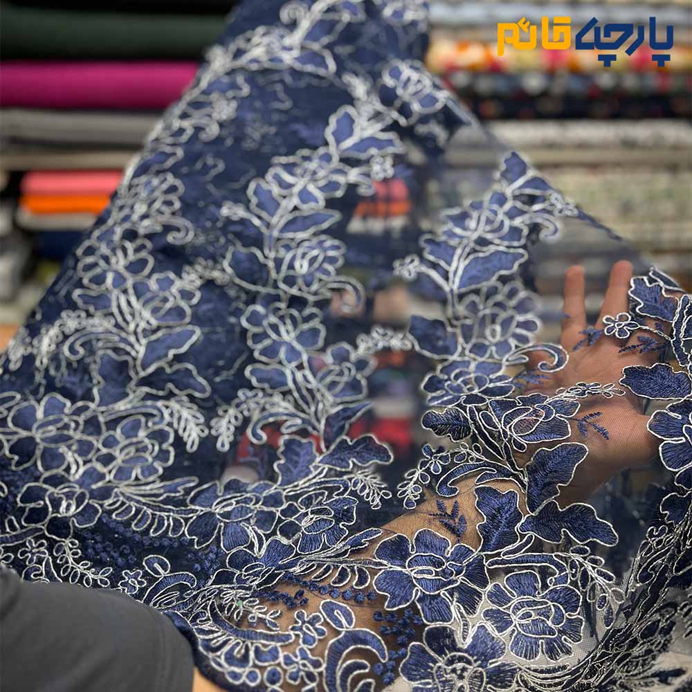 پارچه مجلسی دانتل حاشیه دار رنگ سرمه ای با نقره ای
