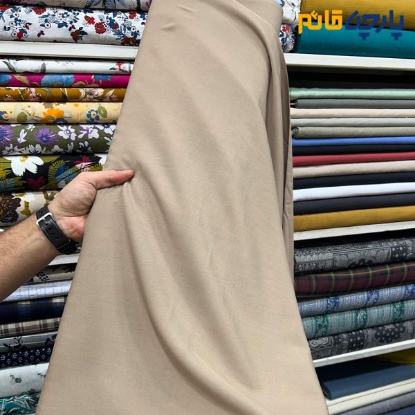 پارچه بهاره و تابستانه وال ساده نخ آلمانی رنگ کرم نسکافه ای متوسط