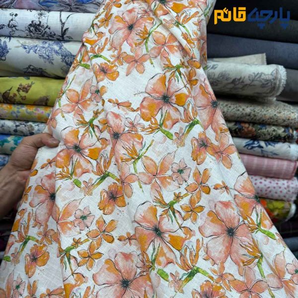 پارچه بهاره تابستانه لینن طرحدار ایتالیایی زمینه سفید آفوایت گل نارنجی هلویی متوسط