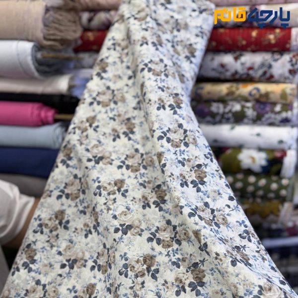 پارچه بهاره و تابستانه وال طرحدار کره ای زمینه روشن گل رز آبی نسکافه ای