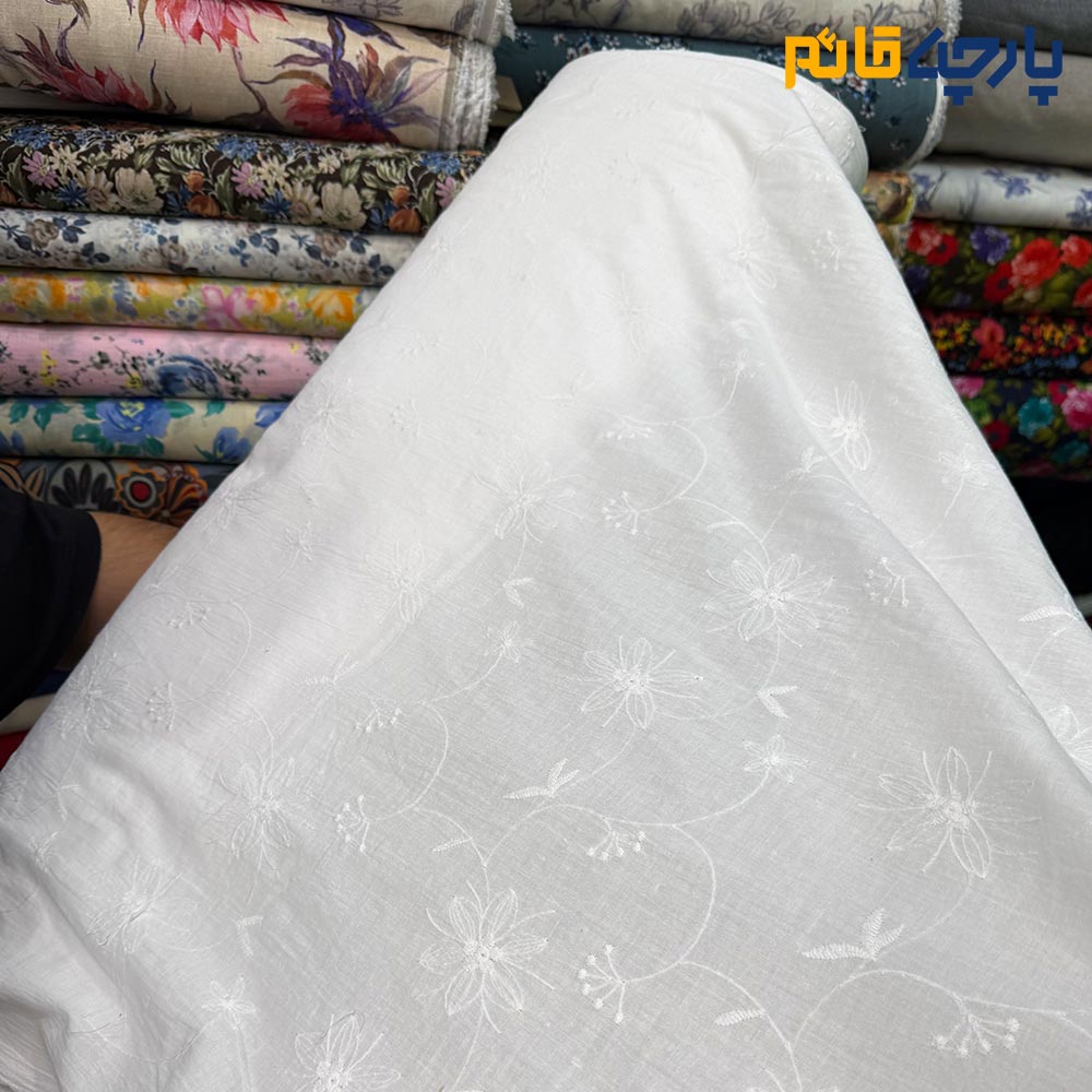 پارچه بهاره و تابستانه وال خامه دوزی کره ای رنگ سفید طرح گل خاص