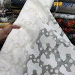 پارچه مجلسی دانتل اورگاندی ایتالیایی طرح گل ریز و درست خاص رنگ سفید