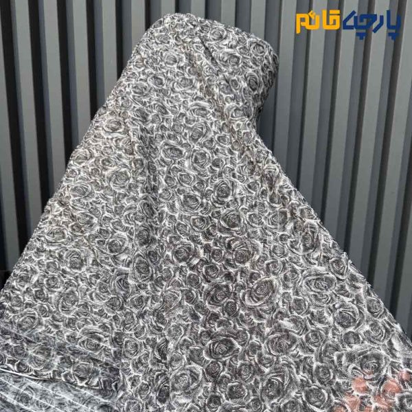پارچه مجلسی تور کتان ایتالیایی طرح ۳ بعدی گل رز رنگ برنزی