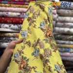پارچه بهاره و تابستانه وال طرحدار کره ای زمینه خردلی روشن گل کرم نسکافه ای و آبی