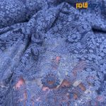 پارچه مجلسی تور کتان ایتالیایی طرح هندسی حاشیه دار رنگ آبی نفتی