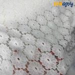 پارچه مجلسی تور کتان کره ای طرح گل شش ضلعی رنگ سفید