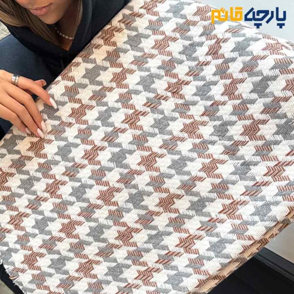 پارچه پاییزه و زمستانه شانل پشمی ایتالیایی طرح پیردوپل درشت رنگ طوسی خردلی آستر دار