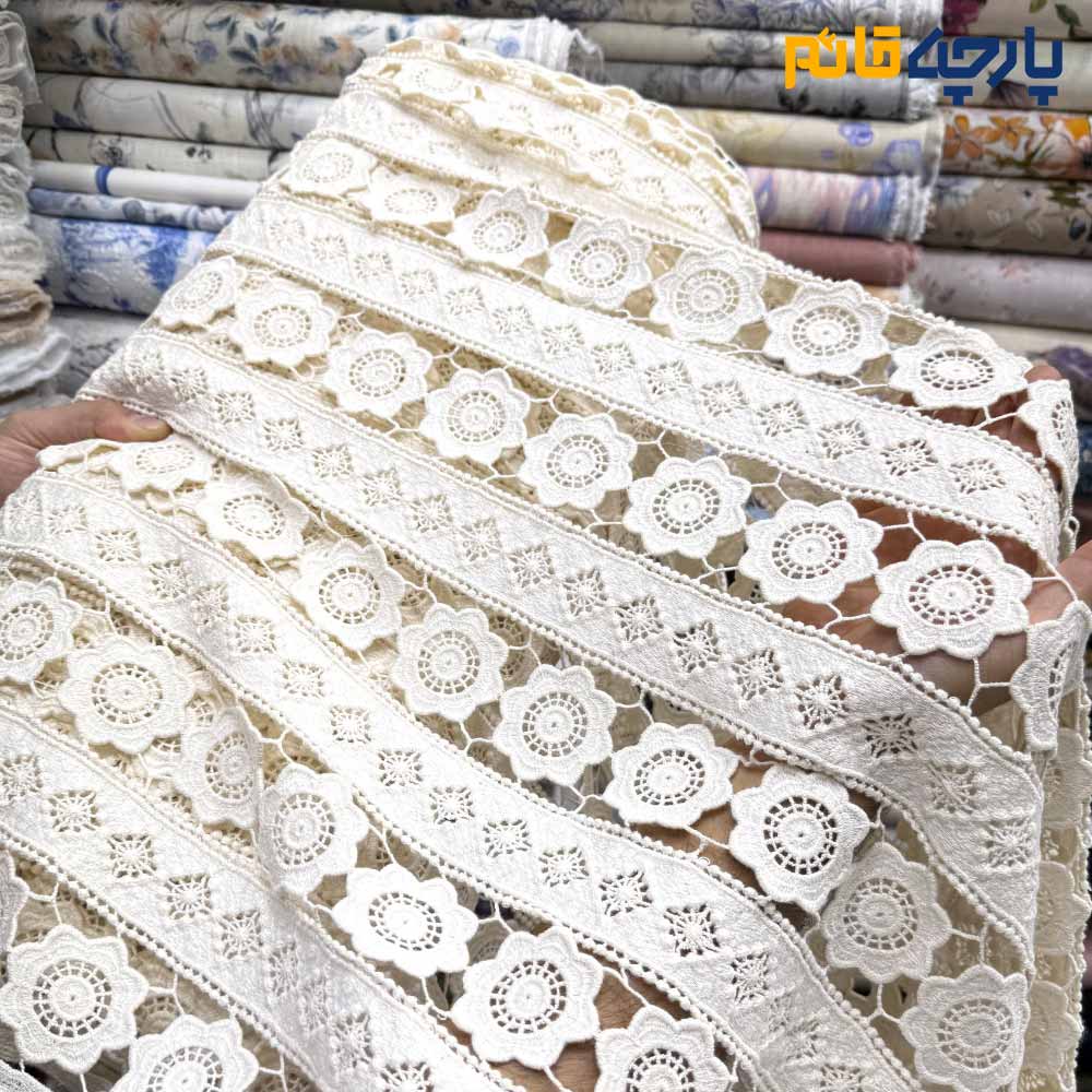 پارچه مجلسی تور کتان طرح خطی و گل رنگ کرم طبیعی