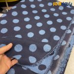 پارچه پاییزه و زمستانه کشمیر خالدار ۲ رو رنگ آبی سرمه ای