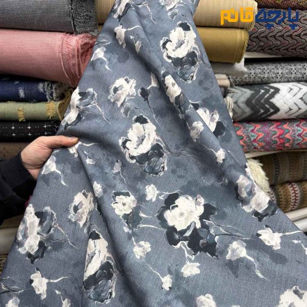 پارچه بهاره تابستانه لینن طرحدار ایتالیایی زمينه طوسي سربي گل كرم