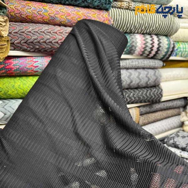پارچه مجلسی تور کتان کره ای مشکی کشی طرح راه راه زیگزاگ