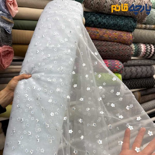 پارچه مجلسی دانتل آبی آسمانی روشن طرح برجسته ریز