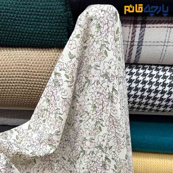 پارچه بهاره و تابستانه کرپ نخ طرحدار گل متوسط رنگی زمینه کرم روشن بژ