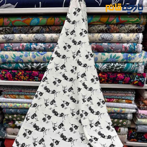 کرپ نخ طرحدار زمینه سفید آفوایت