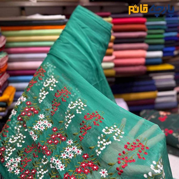 پارچه حریرطرحدار ابریشم ۲ طرف حاشیه رنگ سبز خاص