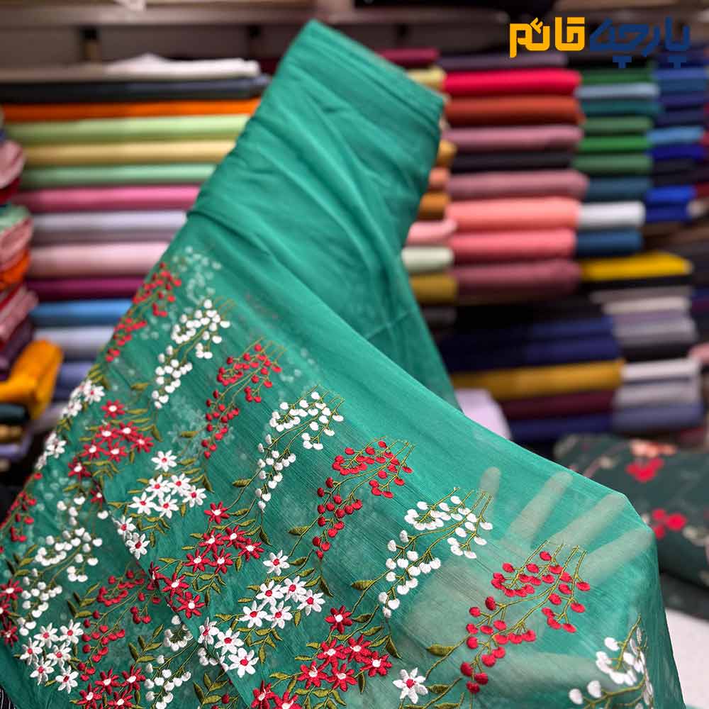 پارچه حریرطرحدار ابریشم ۲ طرف حاشیه رنگ سبز خاص
