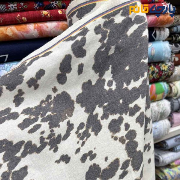 پارچه بهاره و تابستانه لینن طرحدار زمینه کرم طرح شینس قهوه ای