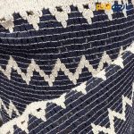 پارچه بهاره و تابستانه لینن طرحدار هندی طرح کوبیسم رنگ زمینه سرمه ای طرح کرم عرض ۱۵۰