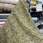 پارچه مجلسی تور کتان خاص رنگ سبز زیتونی روشن طرح ریکل