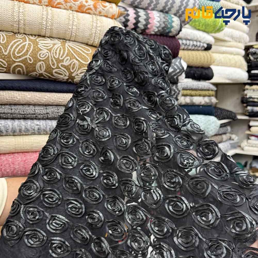 پارچه مجلسی دانتل ربان دوزی کره ای رنگ مشکی طرح گل دایره ای عرض ۱۵۰