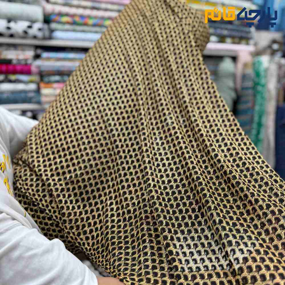 پارچه بهاره و تابستانه میسونی طرح ریز طلایی مشکی پارچه بهاره و تابستانه میسونی طرح ریز طلایی مشکی