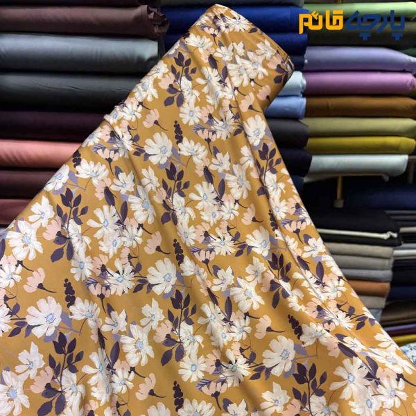 پارچه مجلسی سیلک ابریشم طرحدار زمینه خردلی خاص گل متوسط