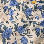 پارچه مجلسی سیلک ابریشم طرحدار خاص زمینه کرم روشن گل درشت آبی کرم